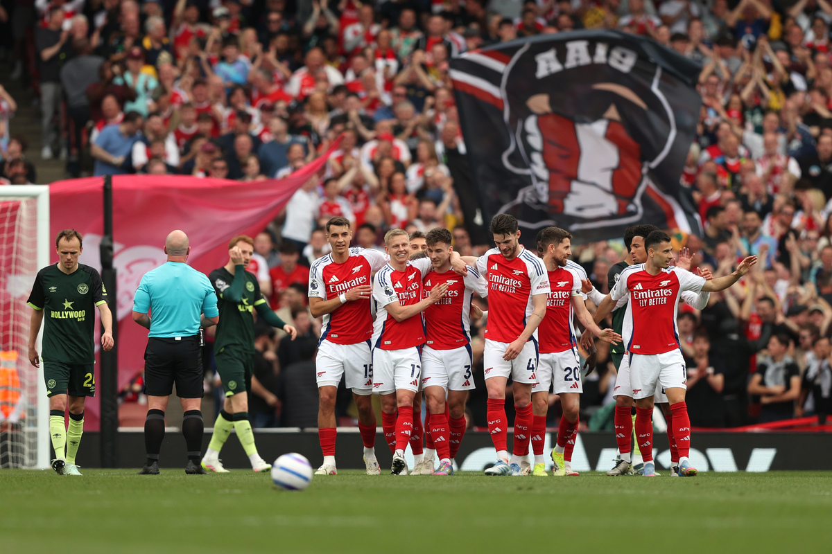 2025年世锦赛：中国男排1：3不敌巴西队，但小组出线仍有希望（2025年世锦赛：中国男排1比3负巴西，小组出线希望犹在）