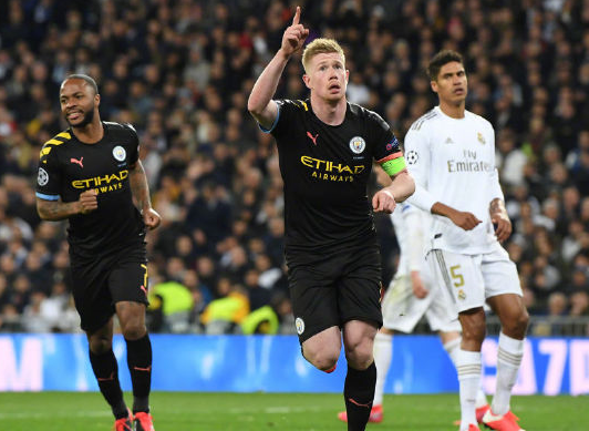 费耶诺德筹划将现有主场升级为下沉式球场，预计能容纳5.6万人（费耶诺德拟将现主场改造为下沉式球场，预计可容纳约5.6万人）