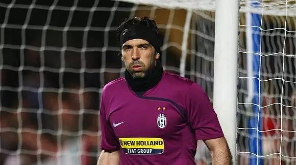 亚泰小将景泊羲完成中超首秀，月初曾说自己的梦想是中超首发（月初立志中超首发，亚泰小将景泊羲已完成中超首秀）