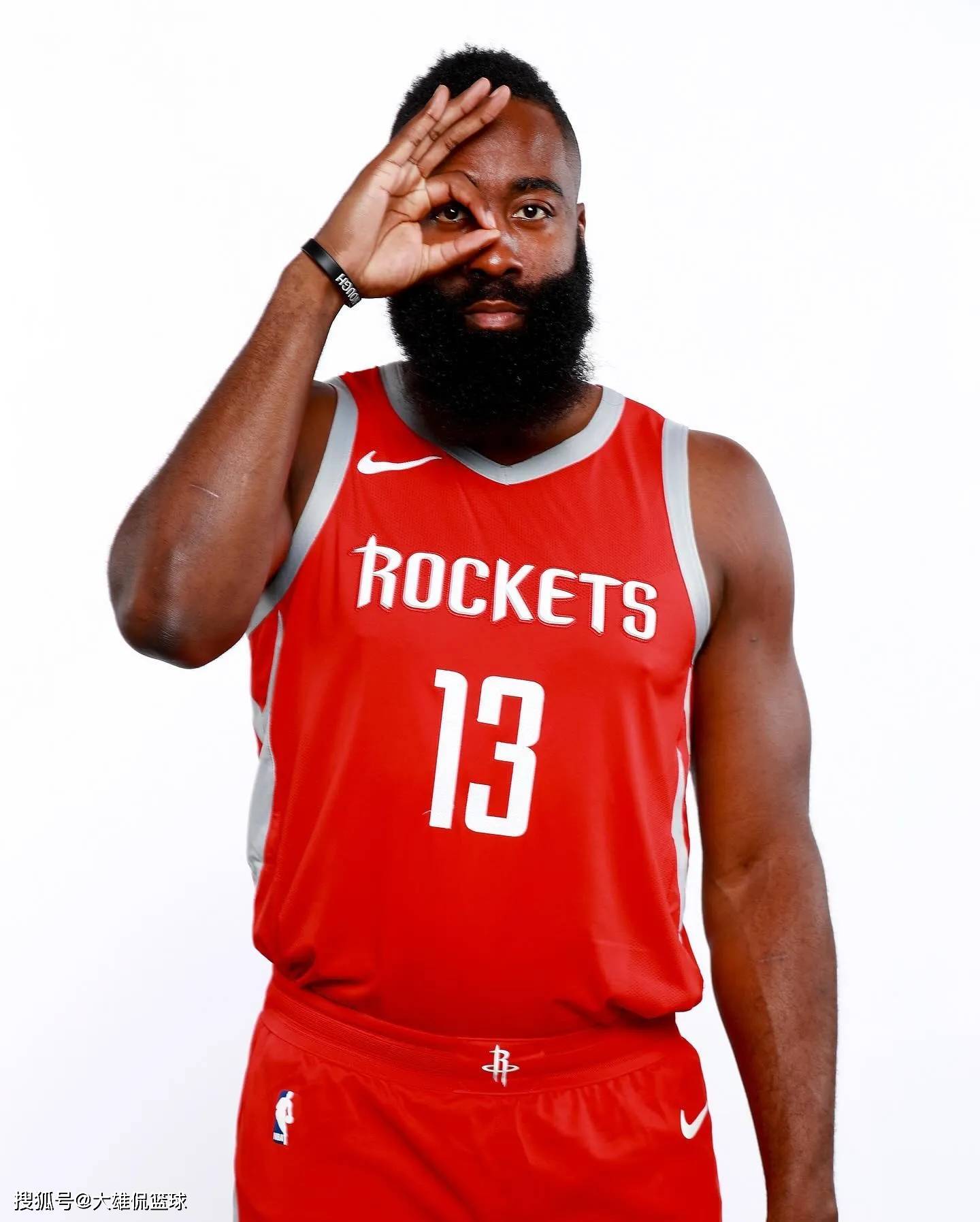 重庆铜梁龙冲超成功，重庆足球时隔4个赛季重返中超联赛（重庆铜梁龙成功升入中超，重庆足球时隔四年重返顶级赛场）