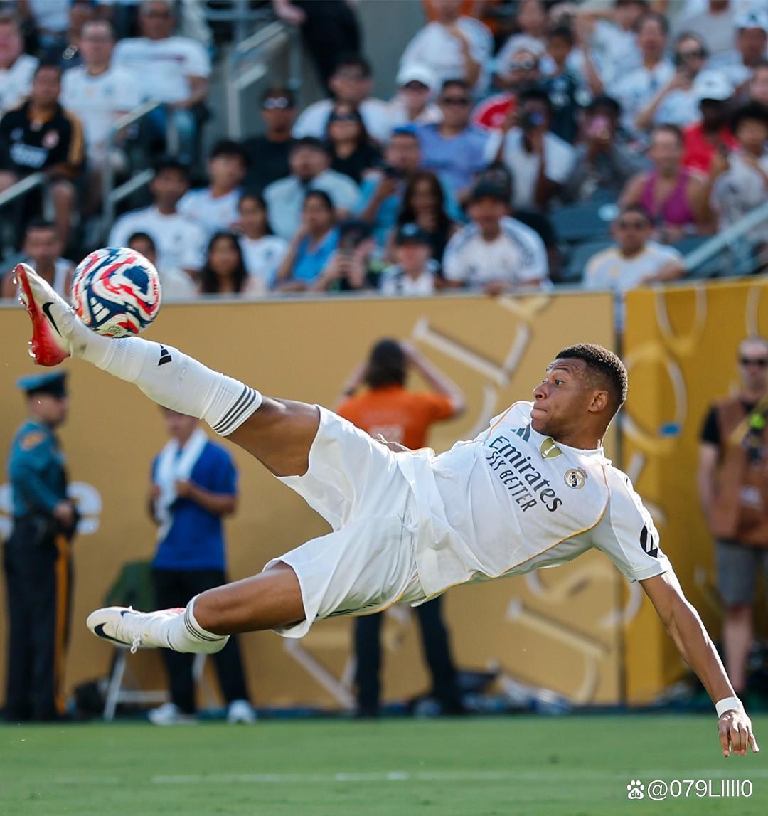 巴洛特利：现在的足球对抗更激烈，我认为自己仍能有出色表现（巴洛特利：当今足球对抗更强，但我依然能踢出高水准）