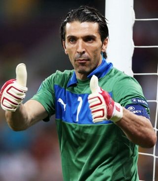 U21女排世锦赛：中国女排强势晋级，与美国队的巅峰对决锁定小组第一（U21女排世锦赛：中国女排强势晋级，与美国巅峰相遇锁定小组头名）