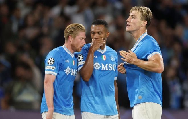 历史第一人！梅西解锁职业生涯第400次助攻（梅西完成生涯第400次助攻，独占历史第一）