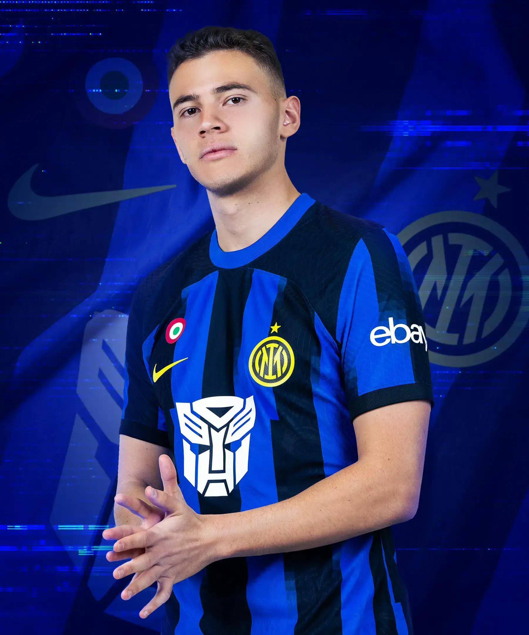 他是从谷底往上爬的那种人（他是那种从低谷逆袭的人）