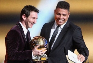 荣获马德里足协颁发的体育传奇奖，托雷斯晒图感谢马德里足协（托雷斯获马德里足协体育传奇奖，晒照致谢）