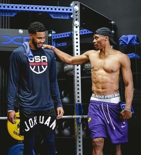 美记：奇才&太阳&公牛都有意小萨，但本人已做好留国王准备（美媒：奇才、太阳、公牛有意小萨，他已准备继续留在国王）