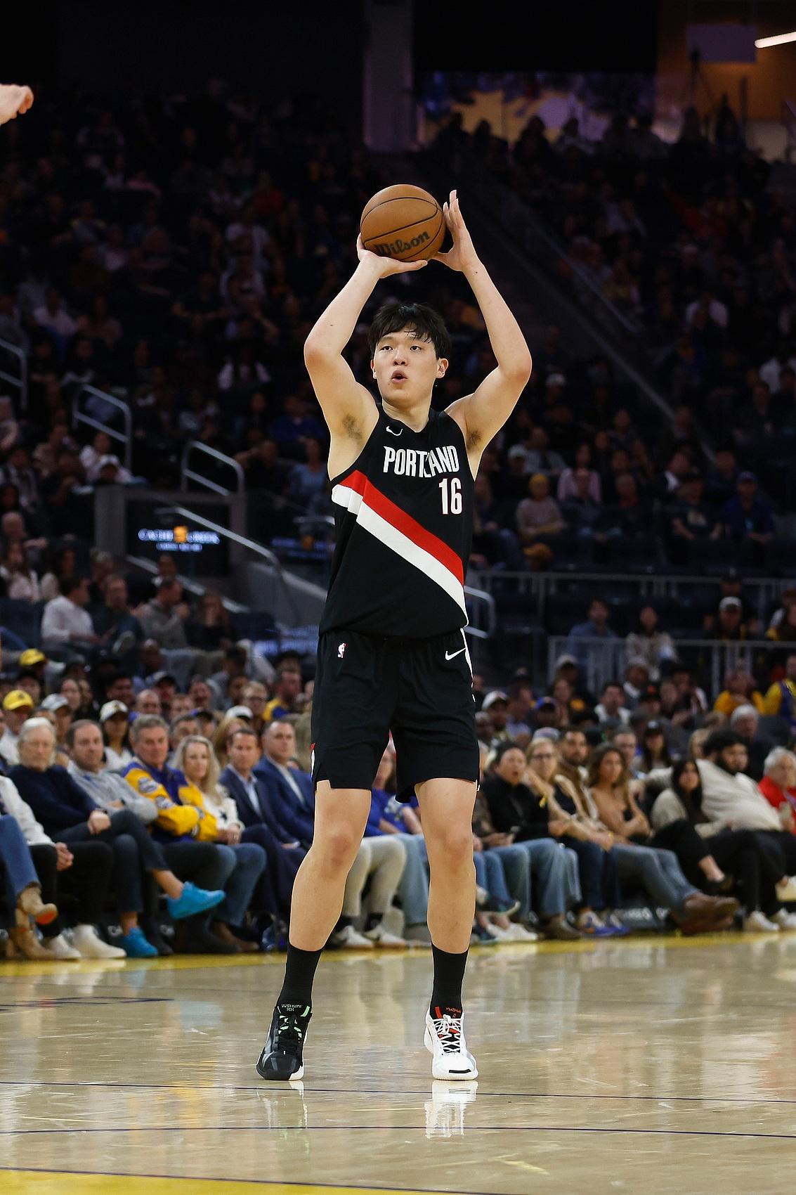 曼联女足比赛厕所厕纸问题仍未解决（曼联女足赛场卫生间厕纸问题尚未得到解决）