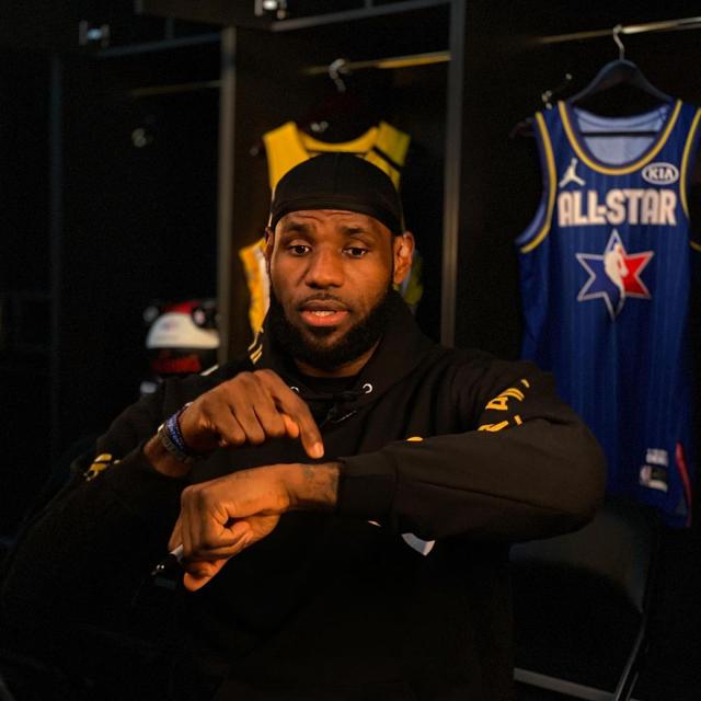 南方游客“滑雪自由”：当梦想照进现实（南方游客实现“滑雪自由”：梦想落地成真）