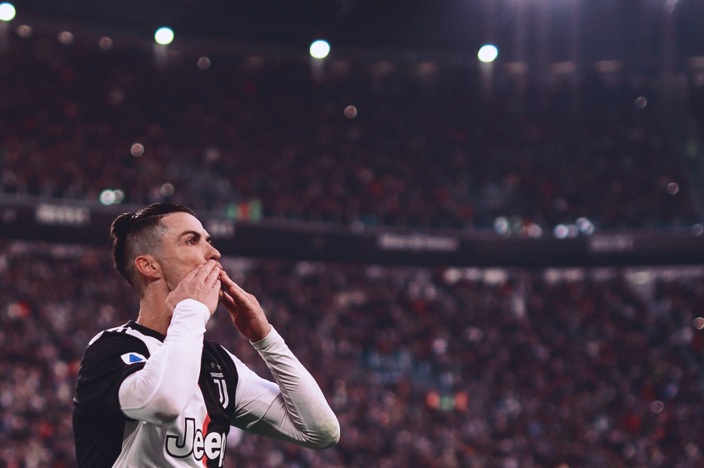 阿斯：西班牙考察帕尔马高中锋马特奥，与阿根廷争夺其代表权（阿斯报：西班牙考察帕尔马中锋马特奥，欲与阿根廷争夺其国家队代表权）